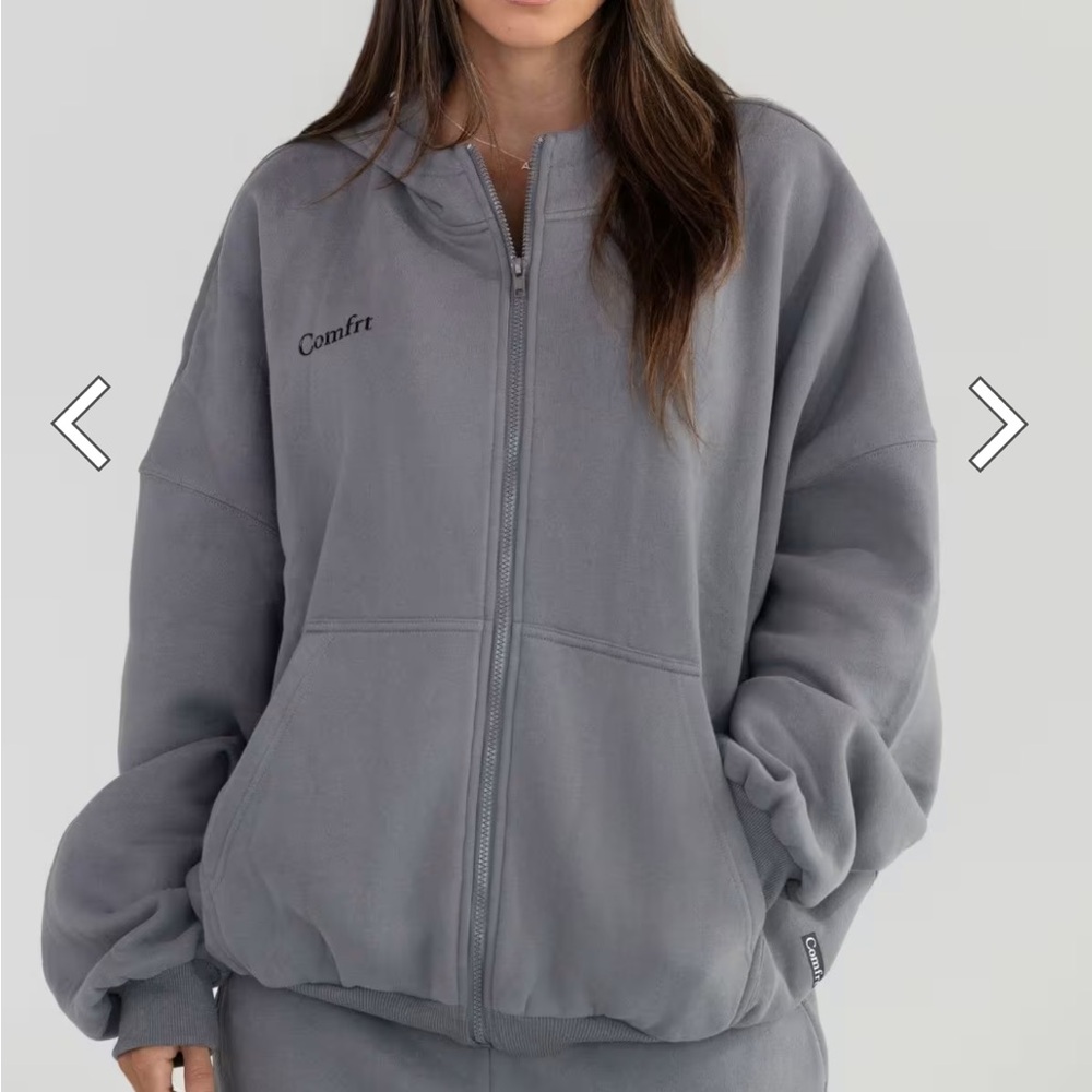 Comfrt Women's Gray Zip-Up Sweatshirt